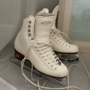 Riedell White Ice Skates Figure Skating 4.5